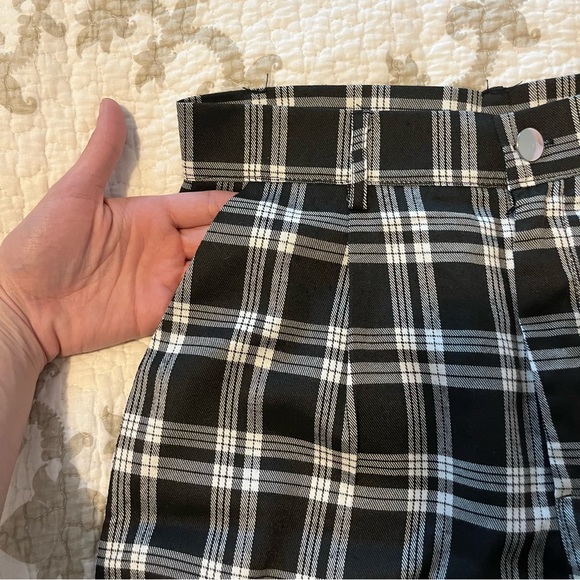 dazy • black and white gingham plaid high waist bermuda shorts - Picture 8 of 13